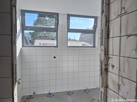 Prenova sanitarij na bazenu Pod skalco (15)